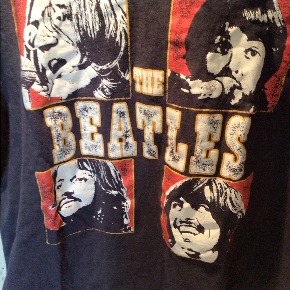 New! Vintage The Beatles Short Sleeve Tee - Black and Red - Picture 2 of 3